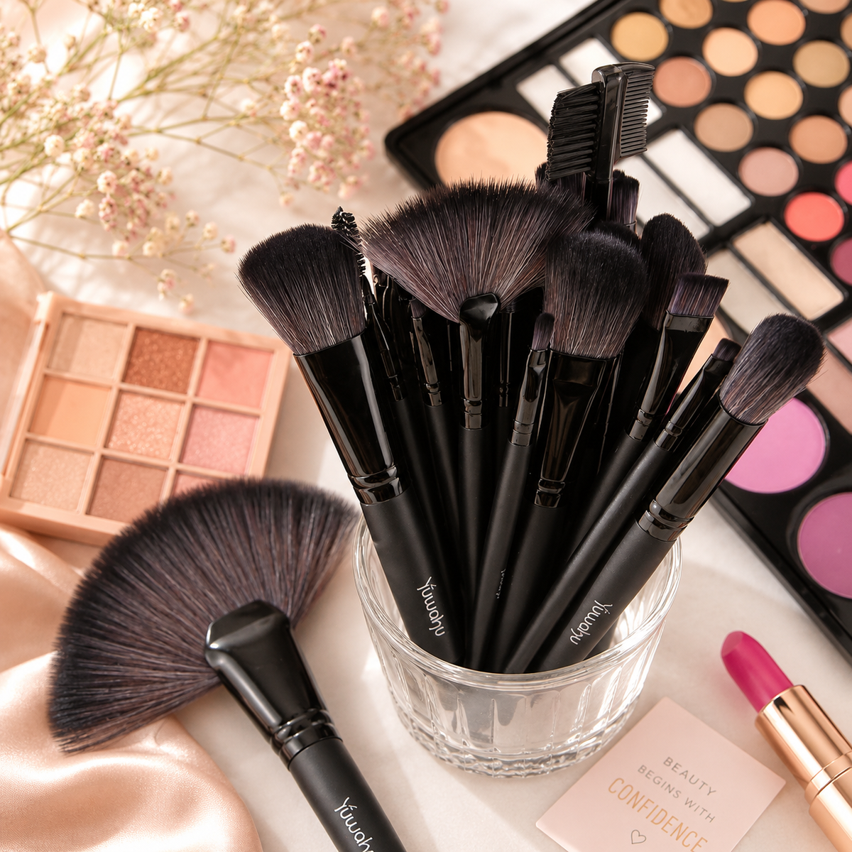 32pcs Facial Eye Shadow Eyeliner Foundation Makeup Brush Set